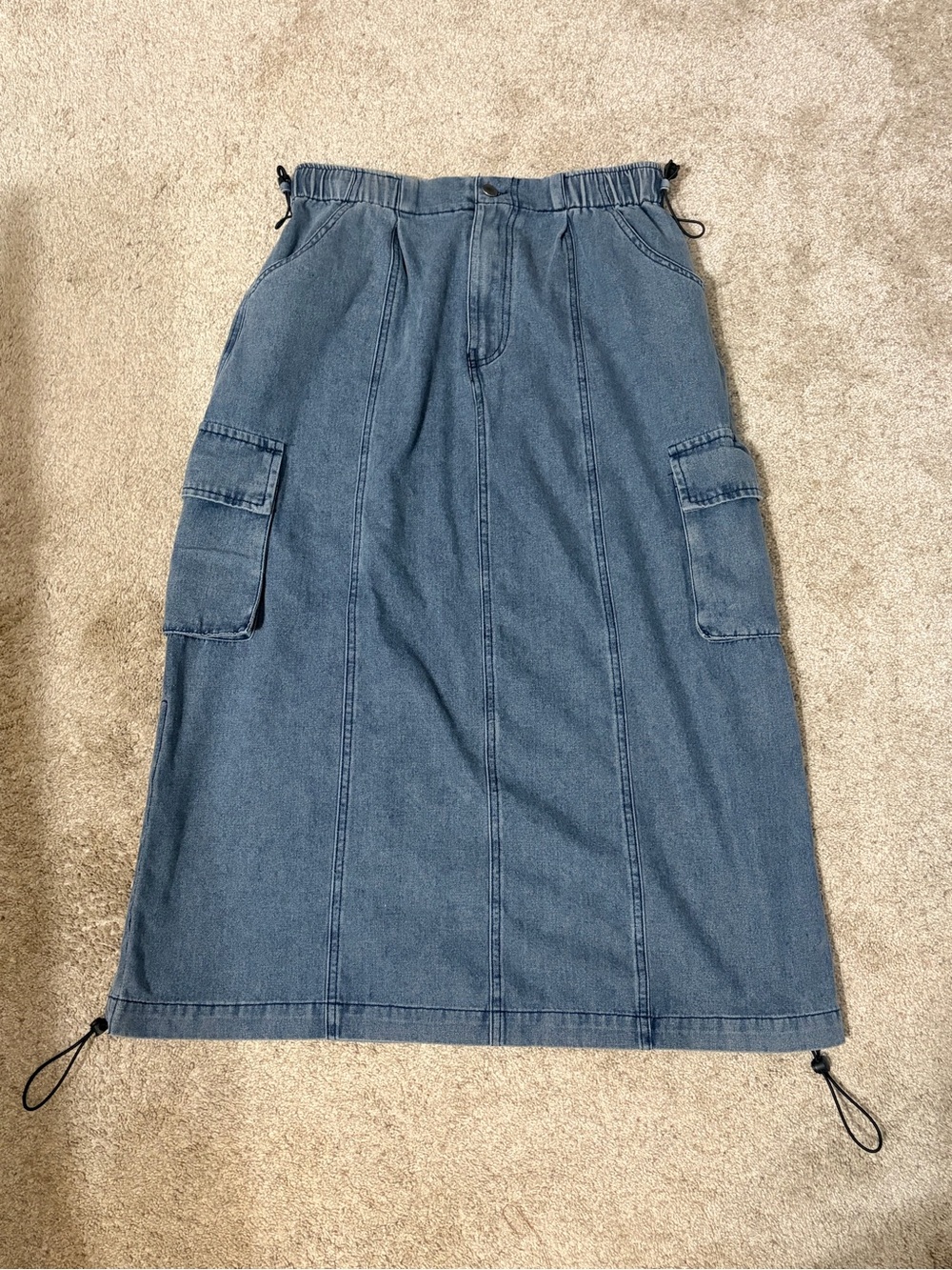 Easel Denim Cargo Midi Skirt in Medium Blue